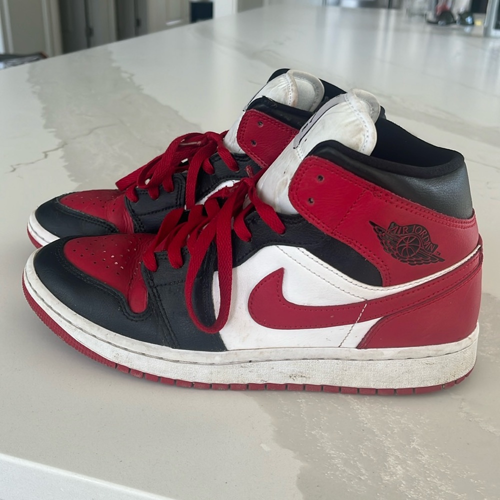 Men’s (large youth) Nike Jordan shoes